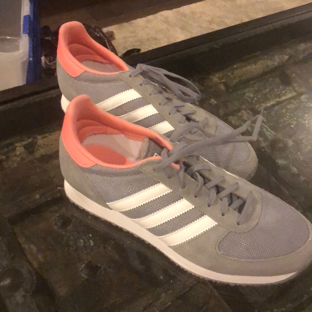 Adidas lifestyle gazelle gray/coral. Hardly worn.